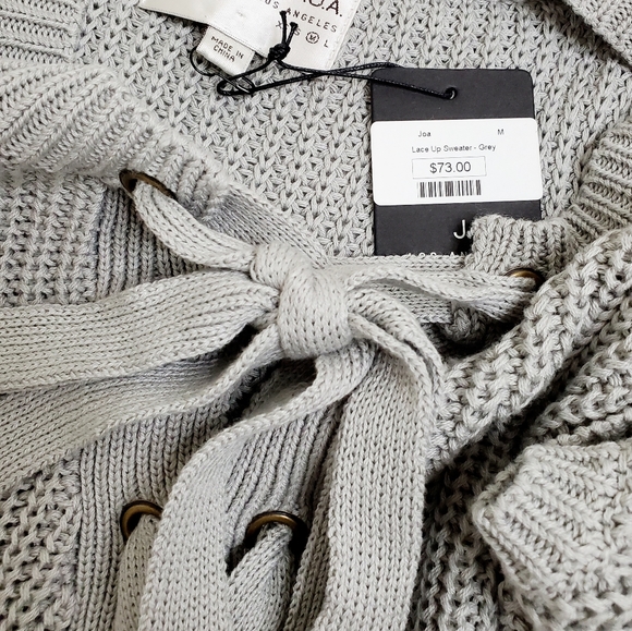 ✨New J.O.A. Grey Cold Shoulder Lace Up Sweater - Picture 6 of 6